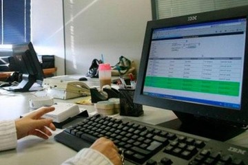 Διαλείμματα δικαιούνται οι εργαζόμενοι σε υπολογιστή