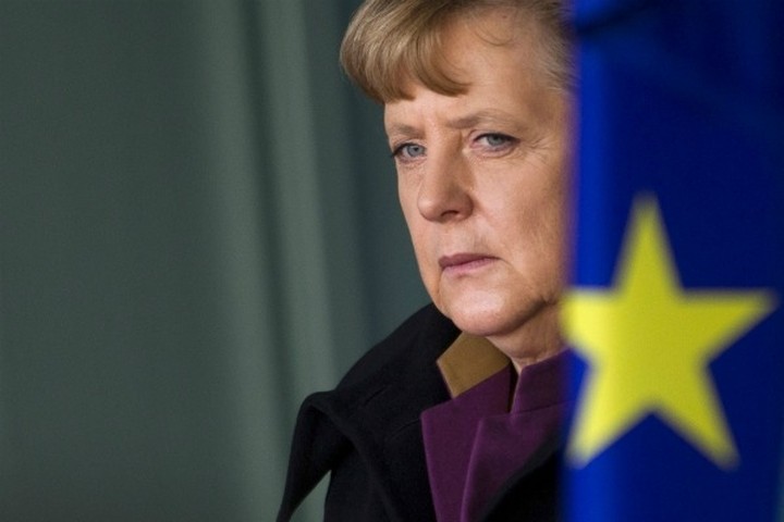 Die Zeit: H Mέρκελ κρύβει από τους Γερμανούς το "κούρεμα" του ελληνικού χρέους