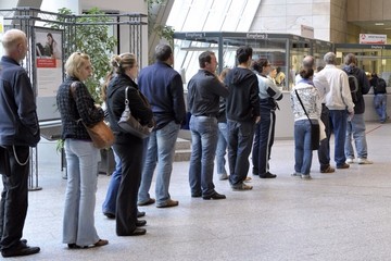 Από ποιες χώρες και πώς "εισάγουμε" μπάρμαν, σερβιτόρους και ρεσεψιονίστ