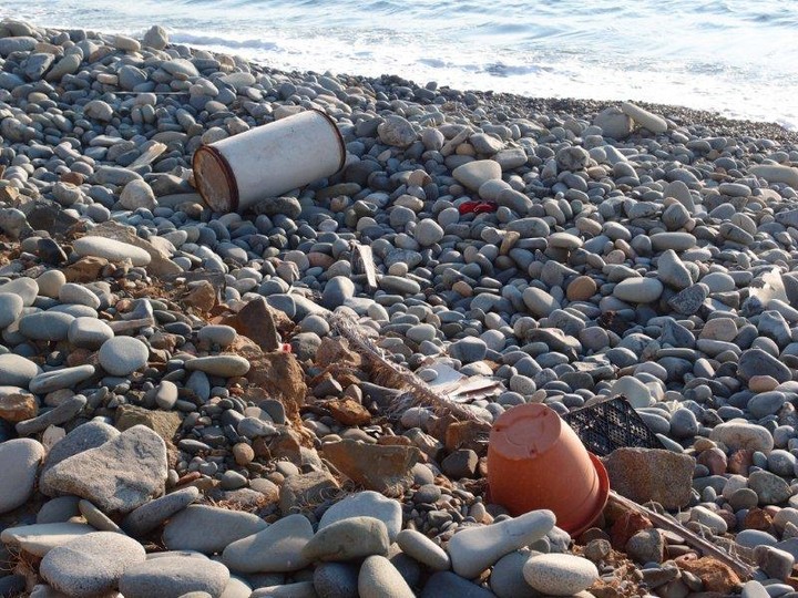Οι μισές παραλίες της Αττικής κρίνονται ακατάλληλες. Δείτε ποιες
