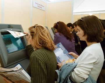 Σ. Ρομπόλης: Διακοπή λιτότητας, αύξηση μισθών και στήριξη μικρομεσαίων