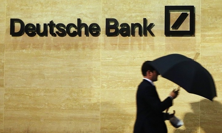 Deutsche Bank: Μεγάλο ρίσκο για τους κατόχους ομολόγων