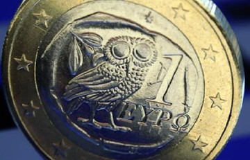 Τα σενάρια περί συμφωνίας Ελλάδας - δανειστών ενισχύουν το ευρώ