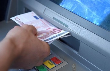 Στο 1 δισ. ευρώ ανέρχεται η ρευστότητα στο ελληνικό τραπεζικό σύστημα μέχρι τη Δευτέρα