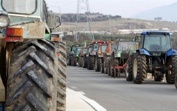 Ποιες ώρες θα κλείσουν σήμερα τις εθνικές και επαρχιακές οδούς οι αγρότες