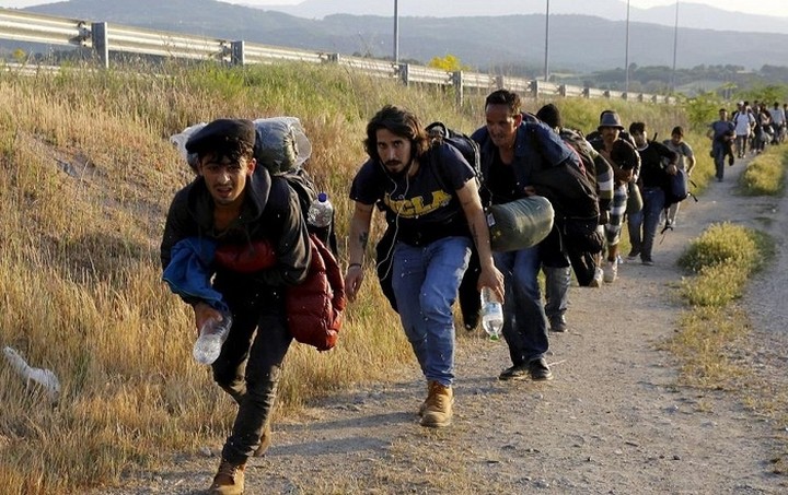 Financial Times: Έλληνες «ανταλλάξτε» το χρέος με... πρόσφυγες!