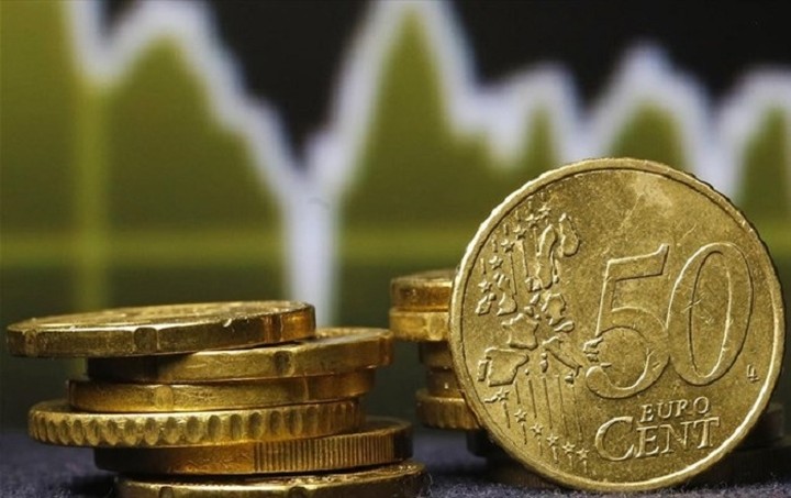 Πτώση κατά 0,24% για το ευρώ