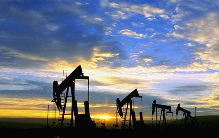 Reuters: Λίγο πάνω από τα 40 δολάρια η τιμή του πετρελαίου φέτος
