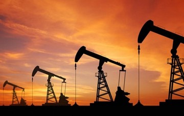 Άνοδο στη τιμή του πετρελαίου «βλέπουν» οι αναλυτές μέσα στο 2016