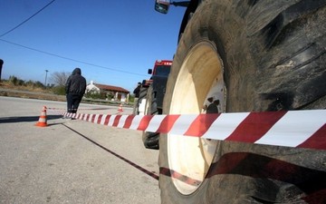 Οι αγρότες κατέλαβαν την γέφυρα του Ευρώτα