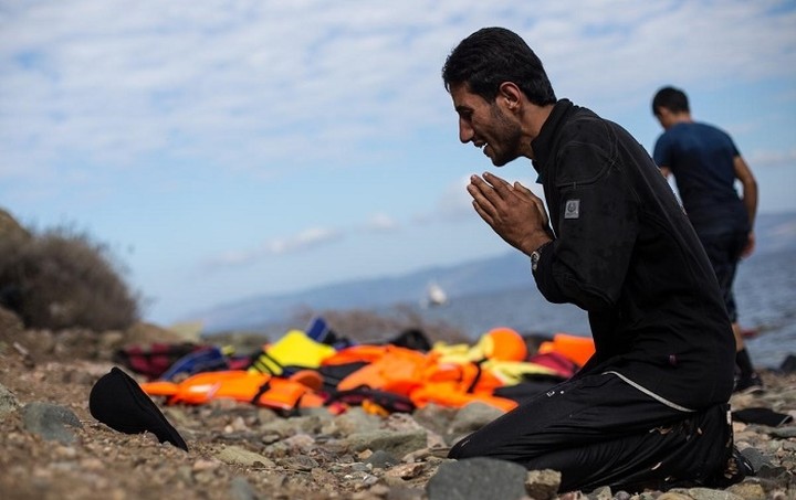 H Bild επαινεί τον αγώνα της Ελλάδας για την διάσωση προσφύγων