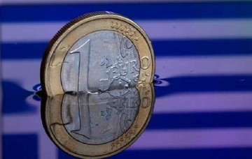 Οριακή πτώση 0,09% για το ευρώ έναντι του δολαρίου