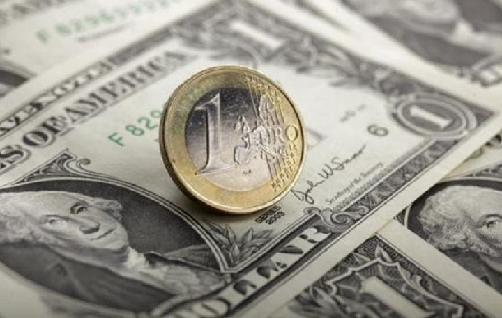 Το ευρώ υποχωρεί κατά 0,25%  στα 1,0971 δολάρια