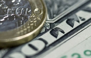 Υποχωρεί το ευρώ κατά 0,18% στα 1,1163 δολάρια