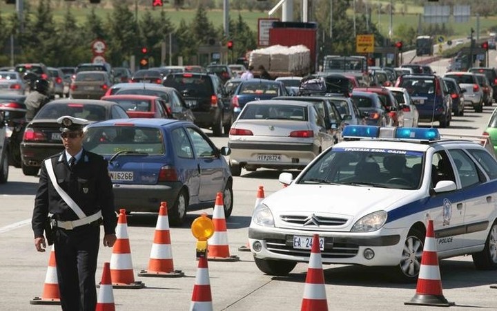 Έκτακτα μέτρα παίρνει η τροχαία από τη Μεγάλη Πέμπτη για την έξοδο του Πάσχα 