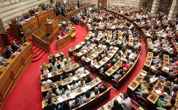 Την Πέμπτη στη Βουλή το πολυνομοσχέδιο με τον κόφτη