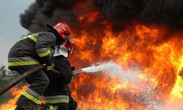 Μεγάλη πυρκαγιά στη Χίο -Κάηκαν σπίτια 