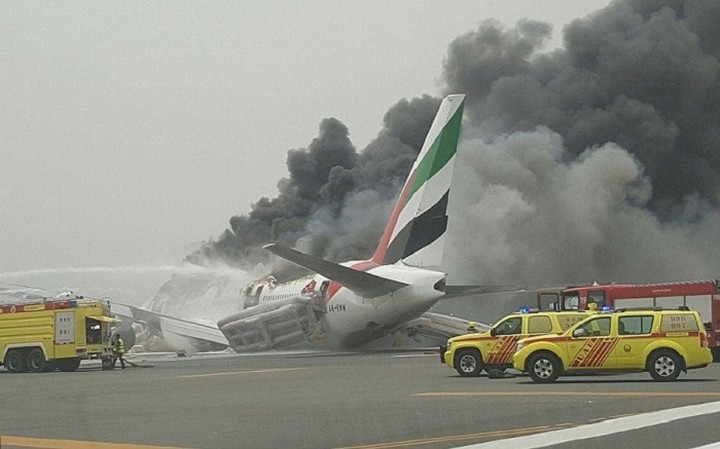 Αναγκαστική προσγείωση φλεγόμενου αεροσκάφους της Emirates 