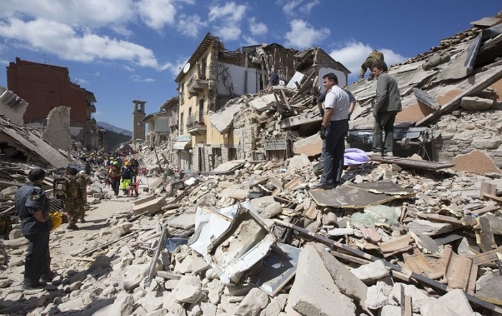 Πάνω από 247 είναι οι νεκροί από το σεισμό στην Ιταλία