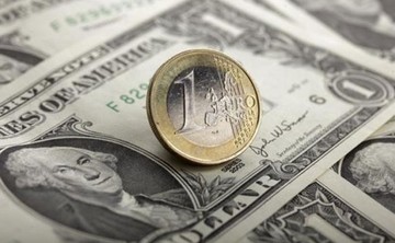 Πτώση του ευρώ έναντι του δολαρίου
