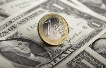 Πτωτική πορεία για το ευρώ έναντι του δολαρίου