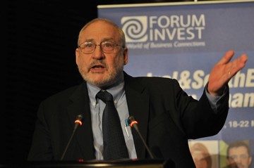 Stiglitz: "Το "ευρώ" λειτουργεί διχαστικά για την Ευρώπη"