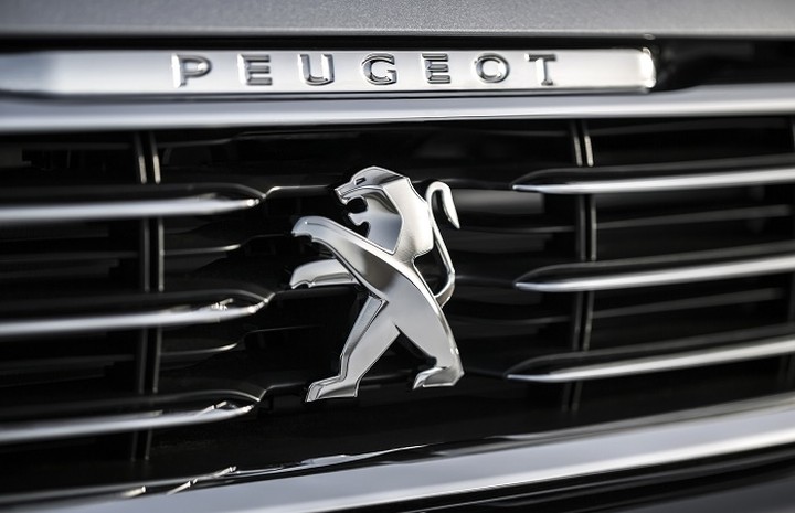 Μαζικές απολύσεις ετοιμάζει και η Peugeot 