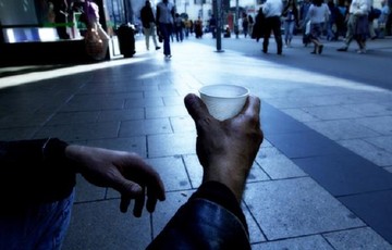 Ένας στους τρεις Έλληνες ζει σε συνθήκες φτώχειας ή κοινωνικού αποκλεισμού