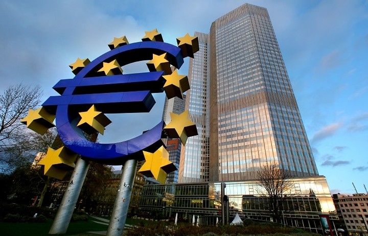 ΕΚΤ: Πρώτα τα μέτρα για το ελληνικό χρέος και μετά η ποσοτική χαλάρωση
