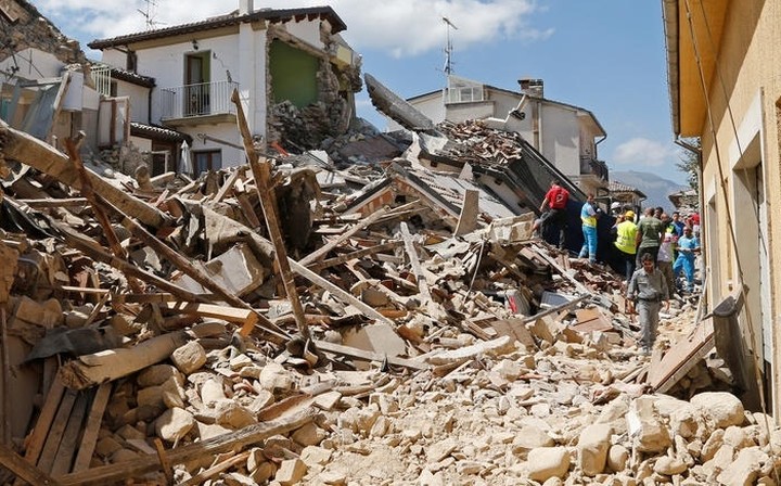 Τουλάχιστον 30.000 έμειναν χωρίς σπίτι από τον σεισμό στην Ιταλία