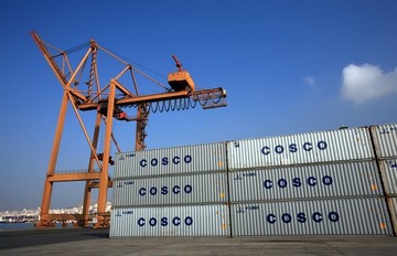 Η Cosco επενδύει 140 εκατ. ευρώ στο λιμάνι του Πειραιά