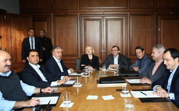 Συνεχίζονται οι διαπραγματεύσεις για το Κυπριακό