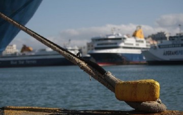 Απεργία στα λιμάνια - Δεμένα για 48 ώρες τα πλοία