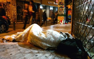 Aνοιχτοί 5 σταθμοί του μετρό τη νύχτας για τους άστεγους