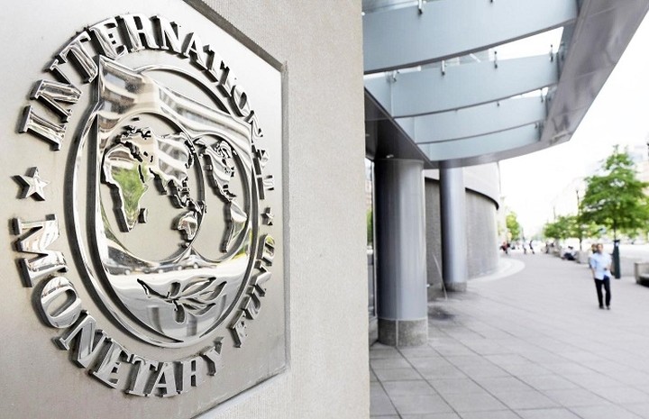 ΔΝΤ: Το χρέος δεν είναι βιώσιμο ακόμα και αν πιαστούν πλεονάσματα 3,5% για μια δεκαετία