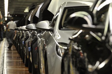 Πώς εξαϋλώθηκε το 73% της αγοράς αυτοκινήτων