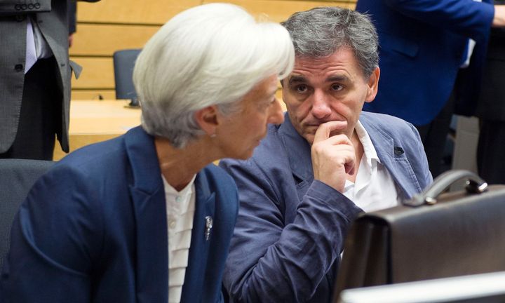 Εμμένει το ΔΝΤ στη μείωση των συντάξεων