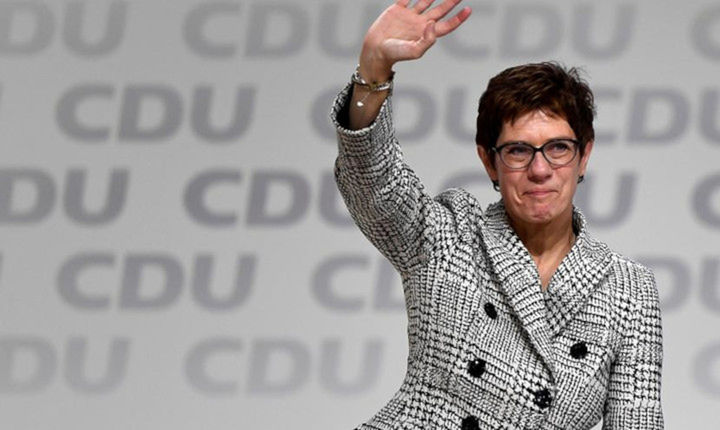 Η  Άνεγκρετ Κραμπ-Κάρενμπαουερ στο τιμόνι των Γερμανών Χριστιανοδημοκρατών