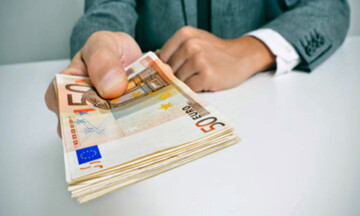 Πώς θα πάρετε επιδότηση έως 12.000 ευρώ για να ξανανοίξετε τη δουλειά σας