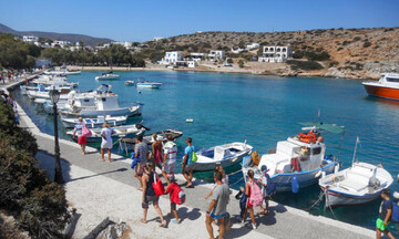 Πόσα διέθεσαν για τις διακοπές τους οι Ευρωπαίοι-«Εντός των τειχών» οι Ελληνες