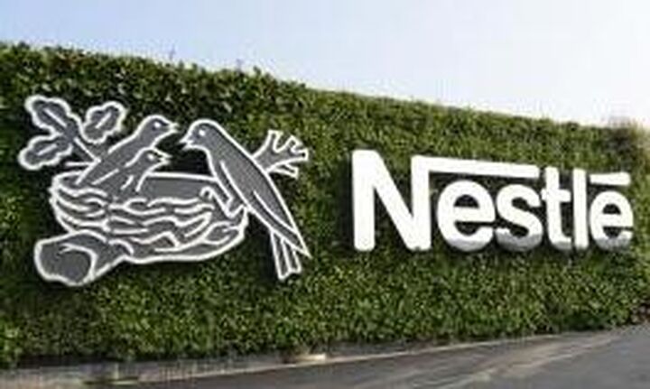 Η Nestlé μειώνει κατά το ένα τρίτο τη χρήση του πρωτογενούς πλαστικού