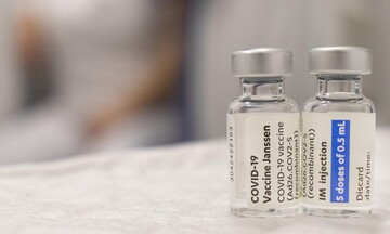 Πλήρως εμβολιασμένοι 4,62 εκατ. πολίτες - Ανoιξεη πλατφόρμα για κατ' οίκον εμβολιασμό