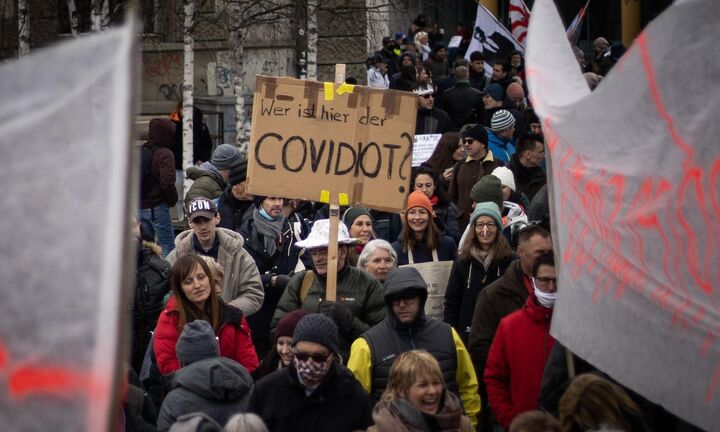 Διαδηλώσεις στην Ευρώπη κατά των μέτρων για τον κορονοϊό- Σε ανησυχία ο Παγκόσμιος Οργανισμός Υγείας
