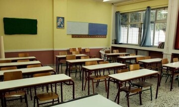 Θεσσαλονίκη: Απομακρύνθηκε από σχολείο καθηγητής αρνητής που έκανε «κηρύγματα» κατά του εμβολίου