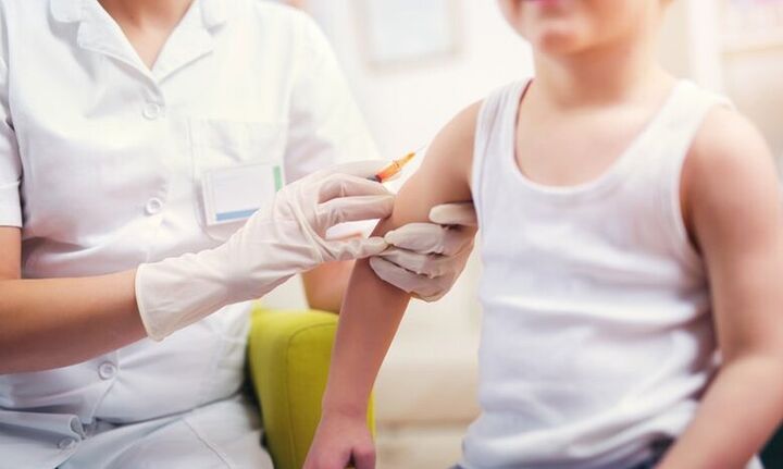 Οδηγίες από τους παιδιάτρους για τον εμβολιασμό παιδιών κατά της covid-19