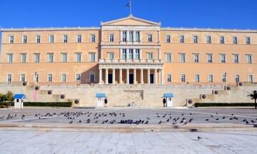  Βουλή: Ναι στην ανανέωση της θητείας του προέδρου και των αντιπροέδρων της ΕΕΤΤ