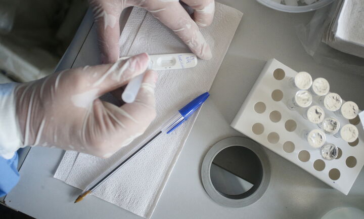 Σαρηγιάννης: Αναμένουμε αύξηση της μεταδοτικότητας λόγω των πολλών ανεμβολίαστων