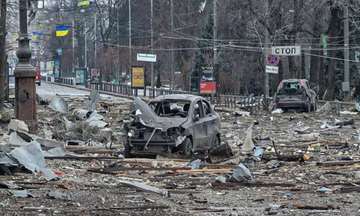 Συνεχίζονται αμείωτοι οι βομβαρδισμοί - Στο Χάρκοβο οι Ρώσοι