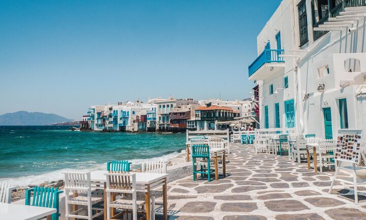 Guardian: Θετικοί οι οιωνοί για τον ελληνικό τουρισμό