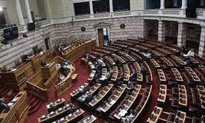  Βουλή: Ψηφίστηκε η κωδικοποίηση της νομοθεσίας για προσφυγικό-μεταναστευτικό